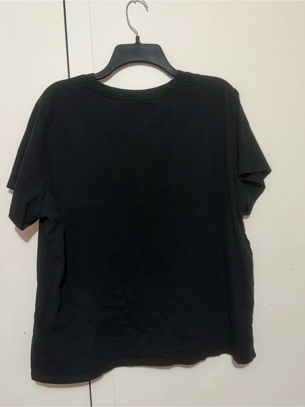 Levi's Black Short-Sleeve Crewneck Tee with Red Logo